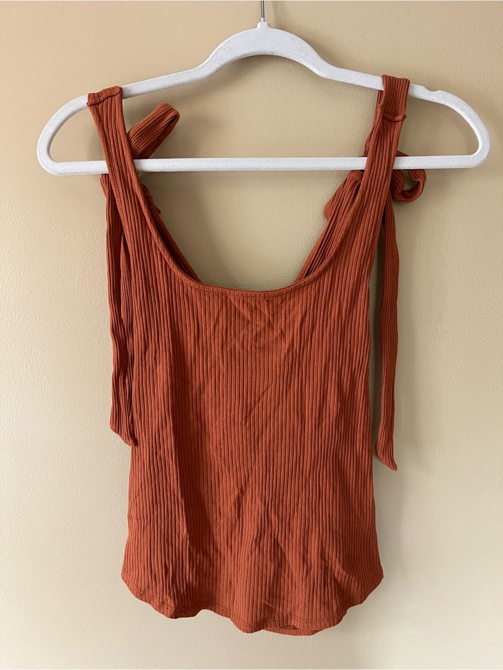 Sugarlips Ribbed Tie-Shoulder Tank Top in Rust